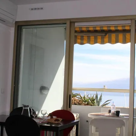 Moderne, 2 Couchages, Climatise Avec Parking A Loubet - Fr-1-252a-19 فينوف لوبيه